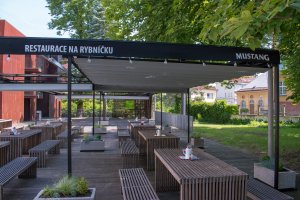 Pergola Latin 80, RESTAURACE NA RYBNÍČKU, Opava, realizace Bohemiaflex CS