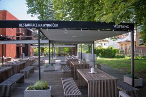 Pergola Latin 80, RESTAURACE NA RYBNÍČKU, Opava, realizace Bohemiaflex CS