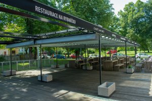 Pergola Latin 80, RESTAURACE NA RYBNÍČKU, Opava, realizace Bohemiaflex CS