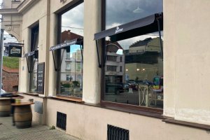 Výklopné markýzy RIMINI PLUS A KOŠOVÁ MARKÝZA, RESTAURACE DRÁPAL OLOMOUC, realizace Bohemiaflex CS